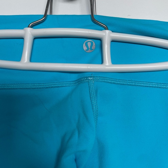 Lululemon cropped leggings - Picture 2 of 5